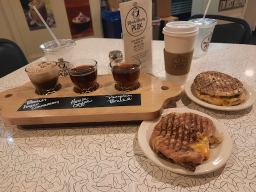 Dessert Shop «Downtown Perk & Desserts Oasis», reviews and photos, 145 W Main St, Ashland, OH 44805, USA