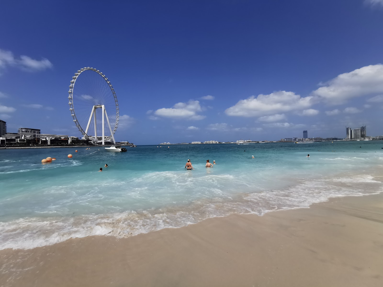 Zdjęcie Plaża Marina - popularne miejsce wśród znawców relaksu