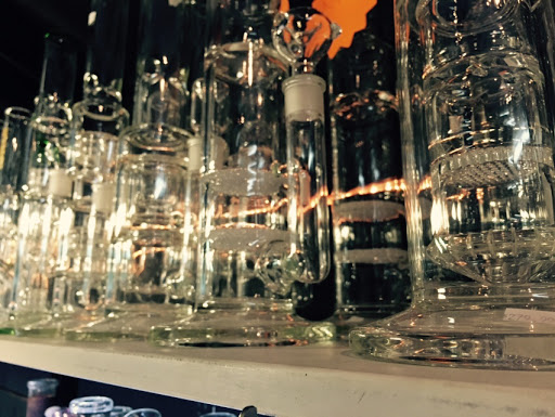 Tobacco Shop «Hot Box Smoke Shop», reviews and photos, 1111 El Camino Real #3, Santa Clara, CA 95050, USA