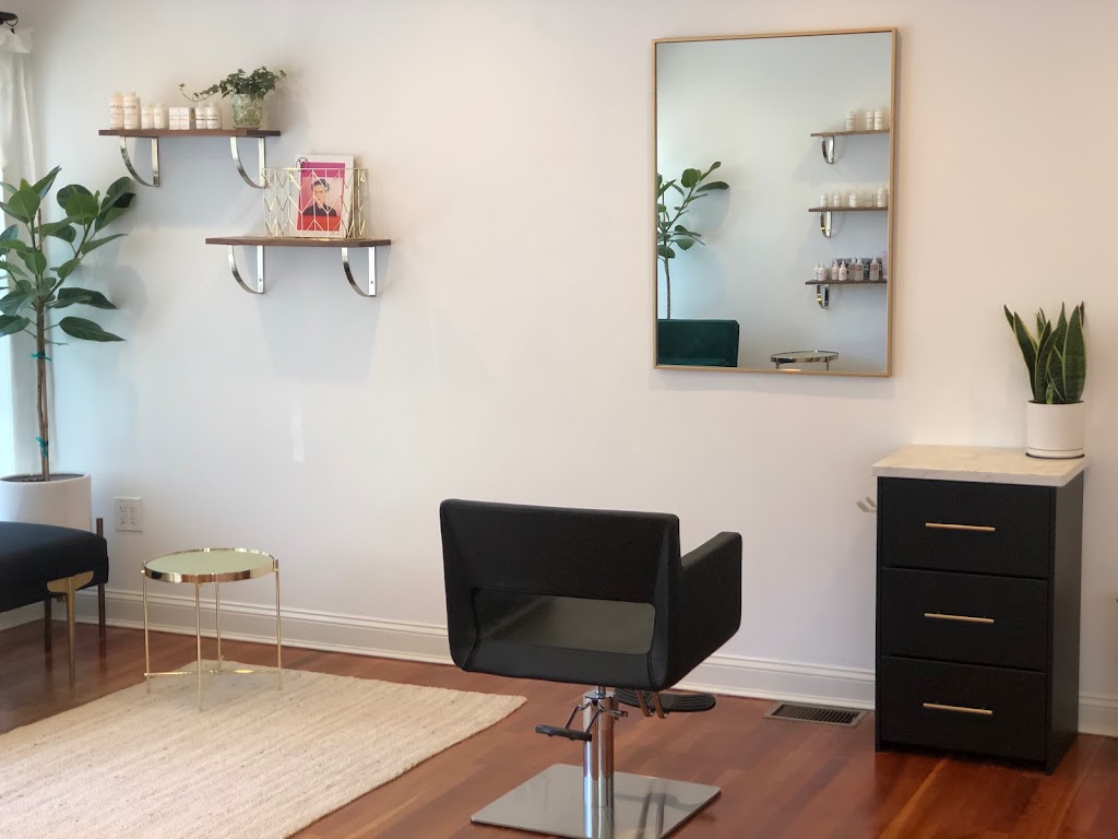 The Shop Boutique Salon 01915