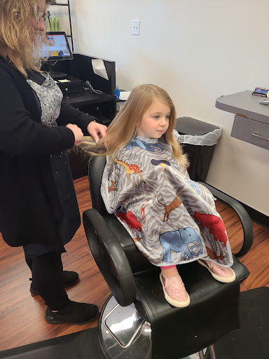 Hair Salon «Holiday Hair», reviews and photos, 200 N Best Ave, Walnutport, PA 18088, USA