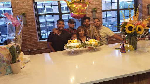 Shoe Store «New Balance», reviews and photos, 5 S Union St, Lawrence, MA 01843, USA