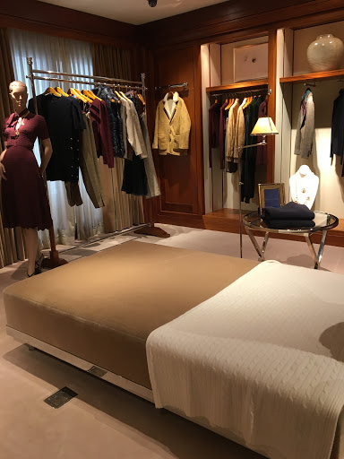 Clothing Store «Ralph Lauren», reviews and photos, 93-95 Newbury St, Boston, MA 02116, USA