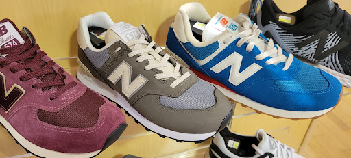 Shoe Store «New Balance Nashville @ Cool Springs», reviews and photos, 420 Cool Springs Blvd # 130, Franklin, TN 37067, USA