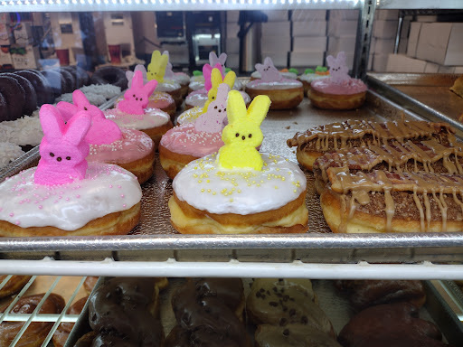Donut Shop «Fluffy Donuts & Sandwich Shop», reviews and photos, 757 Russell Blvd # 2, Davis, CA 95616, USA