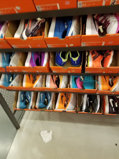 Clothing Store «Nike Clearance Store», reviews and photos, 4099 S Plaza Dr, Memphis, TN 38116, USA