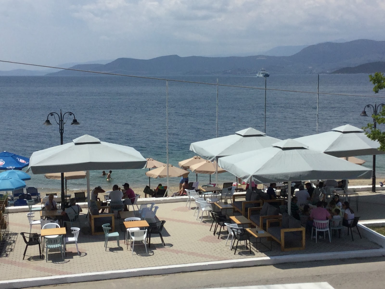 Foto von Agiokampos beach mit sehr sauber Sauberkeitsgrad
