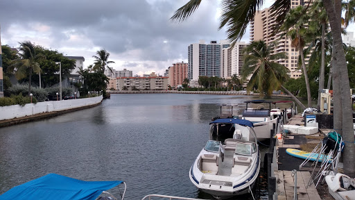 Liquor Store «Riviera Liquors», reviews and photos, 2401 Collins Ave # C1, Miami, FL 33140, USA