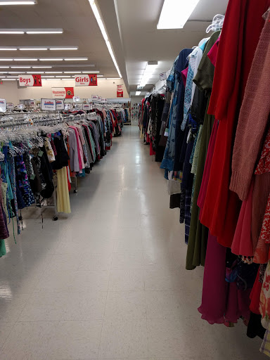 Thrift Store «Mega Thrift University Parkway», reviews and photos, 2816 University Pkwy, Winston-Salem, NC 27105, USA