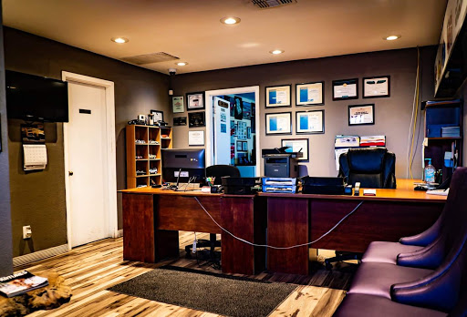 Auto Body Shop «Extreme Auto Body & Paint», reviews and photos, 2540 W Thomas Rd, Phoenix, AZ 85017, USA