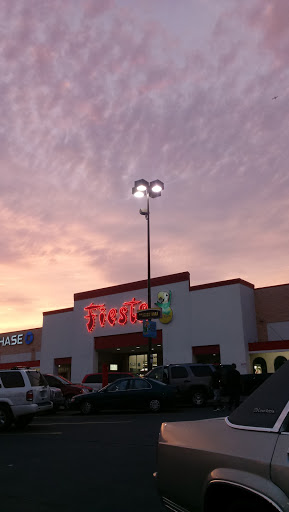 Grocery Store «Fiesta Mart», reviews and photos, 611 W Jefferson Blvd, Dallas, TX 75208, USA