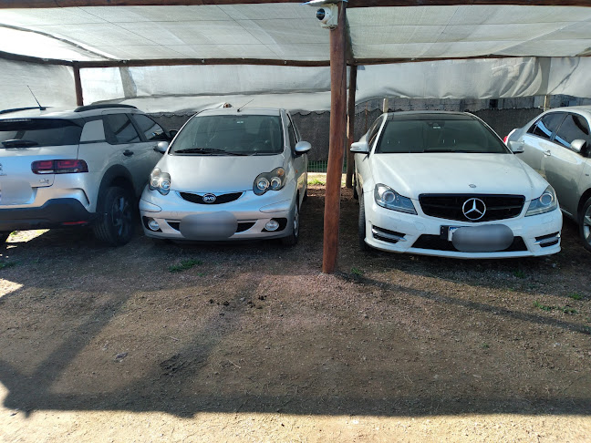 Estacionamiento-cocheras para vuelos desde Carrasco - Canelones