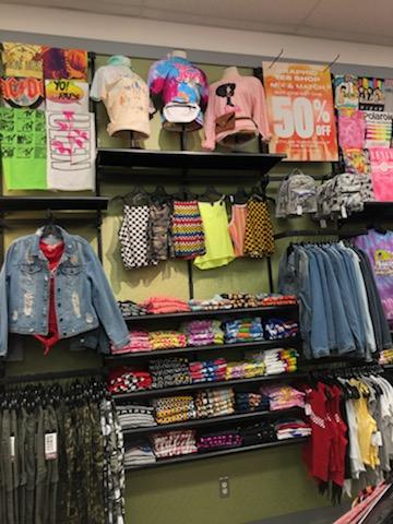 Clothing Store «rue21», reviews and photos, 3404 Fairlane Dr, Allen Park, MI 48101, USA