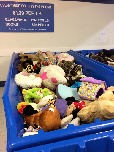 Outlet Store «Goodwill Outlet», reviews and photos