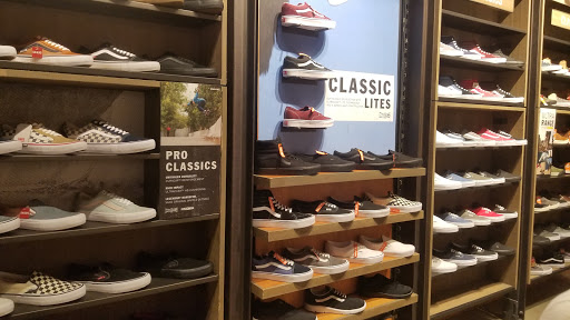 Shoe Store «Vans», reviews and photos, 2017 Stoneridge Mall Rd, Pleasanton, CA 94588, USA