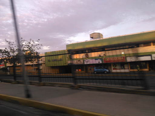 Centro Comercial El Varillal