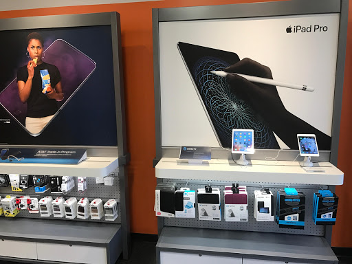 Cell Phone Store «Spring Mobile AT&T Authorized Retailer», reviews and photos, 1095 Kennedy Rd #7a, Windsor, CT 06095, USA