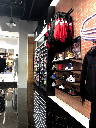 Shoe Store «Shoe Palace», reviews and photos, 1 Southland Mall #308, Hayward, CA 94545, USA