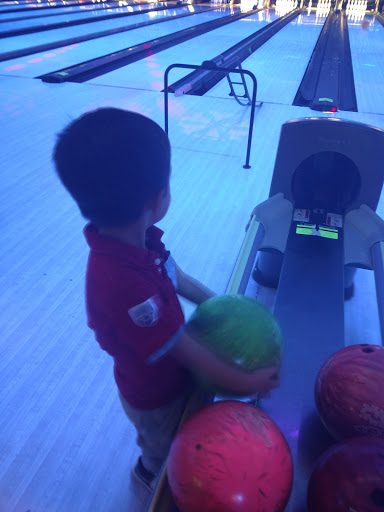 Bowling Alley «Brunswick Zone Thousand Oaks Bowl», reviews and photos, 4330 Thousand Oaks, San Antonio, TX 78217, USA