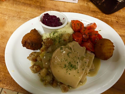 Restaurant «Hilltop Restaurant & Bar», reviews and photos, 4206 Lake Ave, Lockport, NY 14094, USA