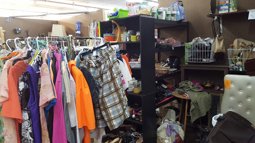 Outlet Mall «Finders Keepers Traders Outlet Mall», reviews and photos, 740-784 Chelsa Dr, Madisonville, KY 42431, USA