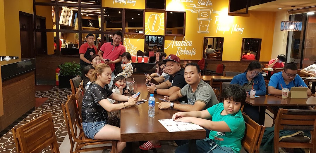Highlands Coffee Lê Hồng Phong