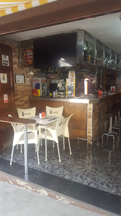 Bar Don Pollito - C. de Perez de Rozas, 23, 38004 Santa Cruz de Tenerife, Spain