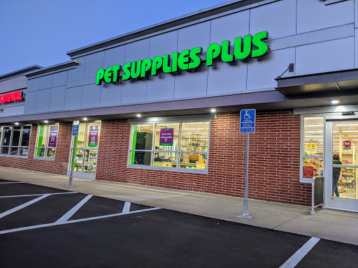 Pet Supplies Plus, 3701 W Old Shakopee Rd Suite 300, Bloomington, MN 55431, USA, 