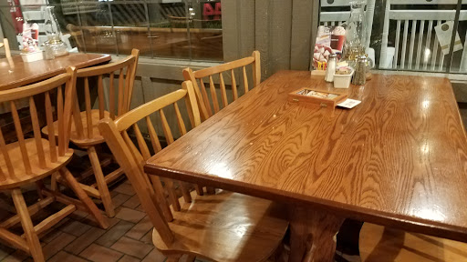 American Restaurant «Cracker Barrel Old Country Store», reviews and photos, 5706 Northridge Dr, Gurnee, IL 60031, USA
