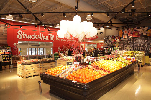Grocery Store «Strack & VanTil Food Market», reviews and photos, 2168 W US Hwy 30, Valparaiso, IN 46385, USA