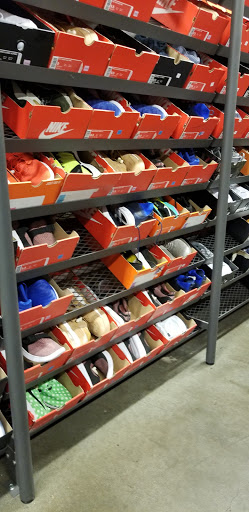 Sporting Goods Store «Nike Clearance Store», reviews and photos, 1275 Marina Blvd, San Leandro, CA 94577, USA