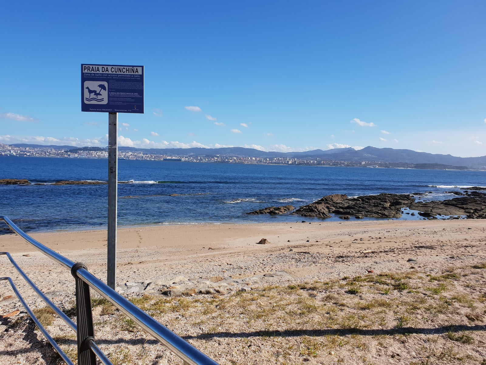 Fotografija Praia da Cunchina z turkizna čista voda površino