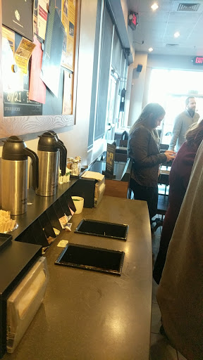 Coffee Shop «Starbucks», reviews and photos, 14423 Chantilly Crossing Ln, Chantilly, VA 20151, USA