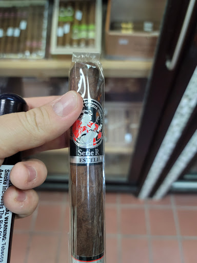 Liquor Store «Evanston 1st Liquors», reviews and photos, 1019 Davis St, Evanston, IL 60201, USA