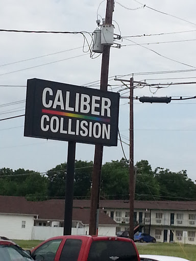 Auto Body Shop «Caliber Collision», reviews and photos, 926 W Division St, Arlington, TX 76012, USA