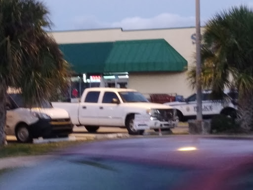 Grocery Store «Seaway Market & Deli», reviews and photos, 1001 Seaway Dr, Fort Pierce, FL 34949, USA