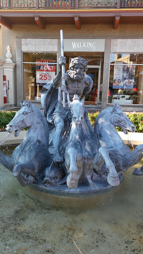 Clothing Store «The North Face», reviews and photos, 312 W 47th St, Kansas City, MO 64112, USA