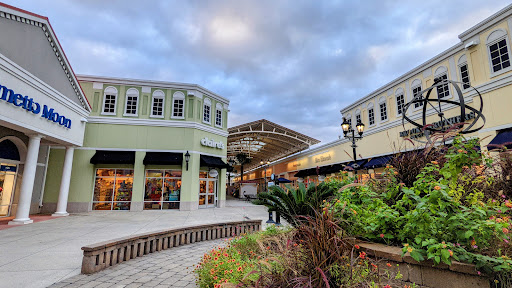 Outlet Mall «Tanger Outlet Charleston», reviews and photos, 4840 Tanger Outlet Blvd, North Charleston, SC 29418, USA