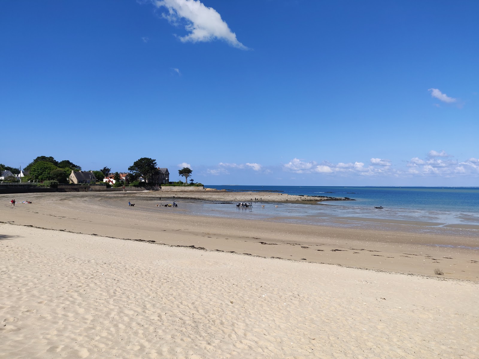 Fotografie cu Plage de Sorlock cu plajă spațioasă