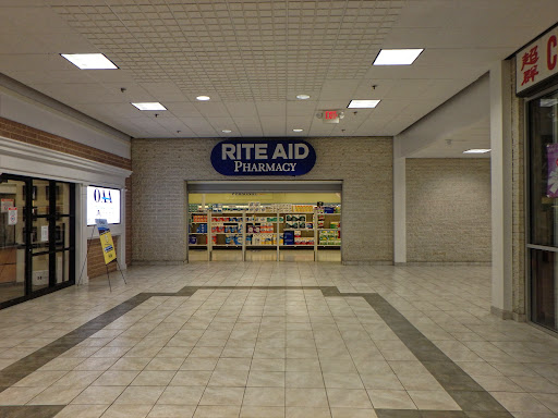 Shopping Mall «Carbon Plaza Mall», reviews and photos, 1241 Blakeslee Blvd Dr E, Lehighton, PA 18235, USA