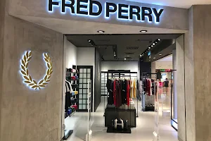 Fred Perry Gurney Plaza image