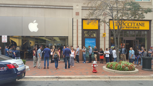 Computer Store «Apple Reston», reviews and photos, 11949 Market St, Reston, VA 20190, USA