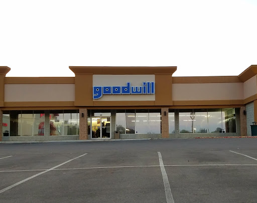 Goodwill Retail Store of Rolla, 1304 Forum Dr, Rolla, MO 65401, Thrift Store