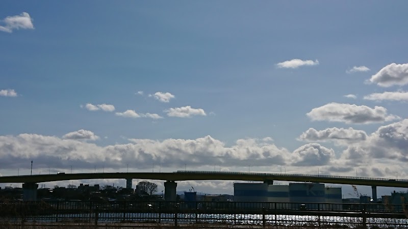 館鼻公園 グレットタワーみなと側駐車場