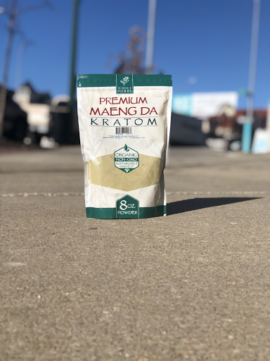 Tobacco Shop «18 Plus Vape & Shop», reviews and photos, 4037 Broadway, Kansas City, MO 64111, USA