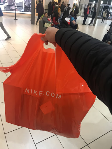 Clothing Store «Nike Factory Store», reviews and photos, 1101 Outlet Collection Way, Auburn, WA 98001, USA