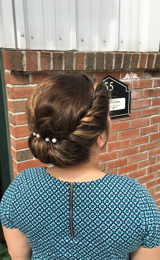 Beauty Salon «La Belle Chateau Salon & Spa», reviews and photos, 55 Mill St, Unionville, CT 06085, USA