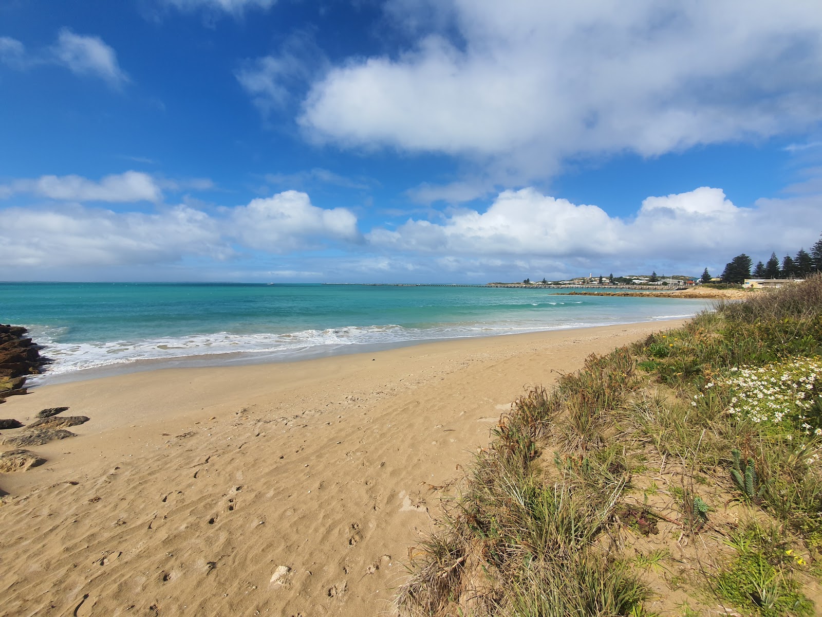 Φωτογραφία του Surf Beach παροχές περιοχής