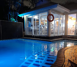 Riverside Hotel photo