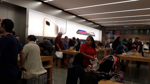 Computer Store «Apple Washington Square», reviews and photos, 9585 SW Washington Square Rd, Tigard, OR 97223, USA